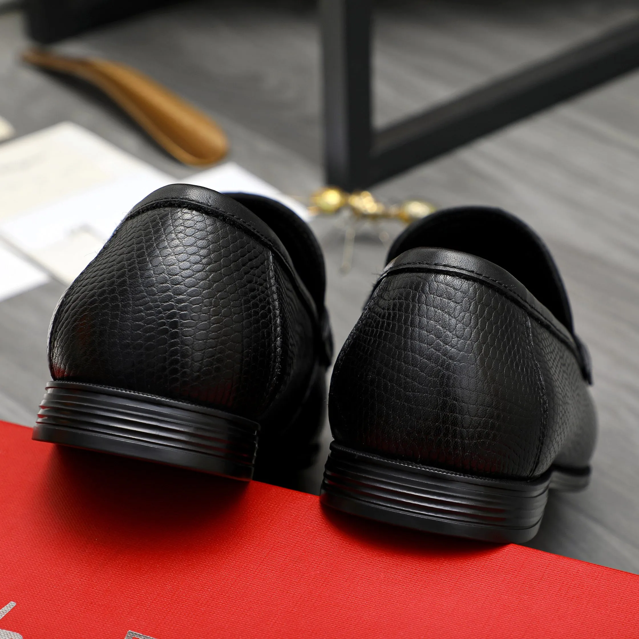 Men's shoes 💰p442 Product trademark: Ferragamo " Ferragamo ] Business slip-on leather shoes Regular size: 38-46 (45.46 custom-made, non-returnable) Product materials: Selected grained cowhide upper, cowhide lining, rubber outsole